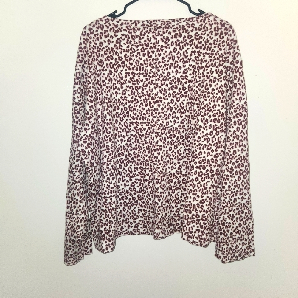 Studio III white and pink animal print long sleeve shirt size 2x